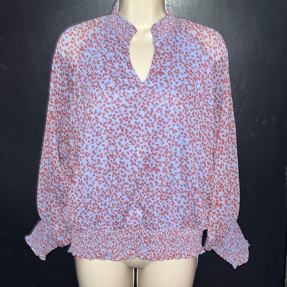 Beautiful, brown and blue floral print top from CeCe. Sz small.
